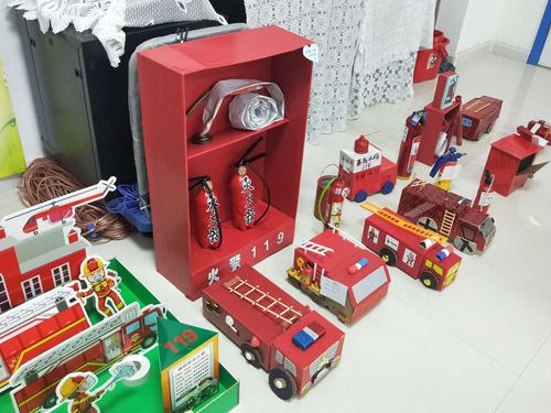变废为宝，安全童行 亲子消防器材制作活动纪实